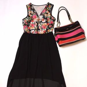 Gorgeous sleeveless, floral top spring dress.